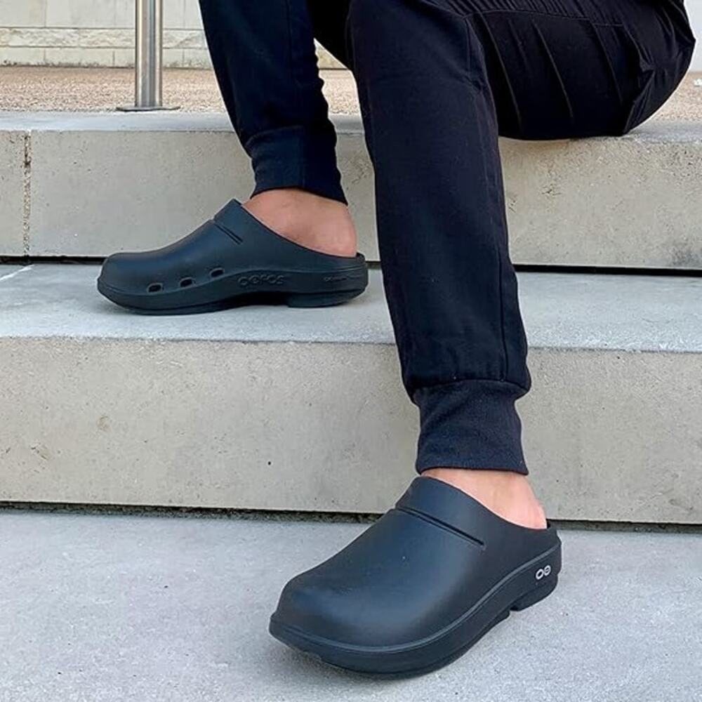 Oofos Mens 5 Womens 7 Black Oocloog Recovery Clog Mule Slip On Comfort H1-1